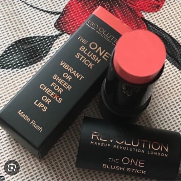 Makeup Revolution The One Blush Stick – Matte Rush - Picture 1 of 3